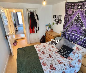 Kingston Court, Taunton - Photo 1
