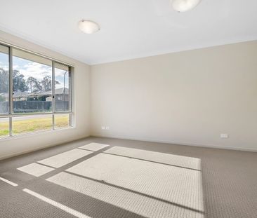 Modern Family Home - Photo 5