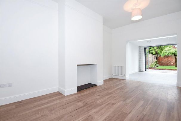 3 bedroom terraced house to rent - Photo 1