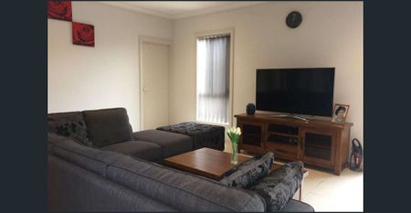 4 BEDROOM FAMILY HOME - Photo 5