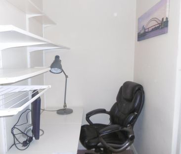 3 bedroom terraced house to rent - Photo 6