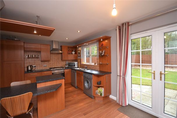 4 bedroom detached house to rent - Photo 1