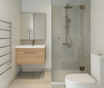 Stylish New Build In Sought-after Chartwell - Photo 3