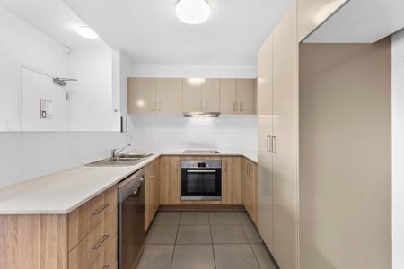 Apartment in the Heart of Alderley - Photo 4