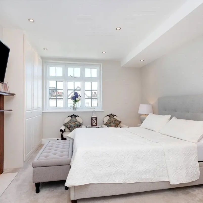 2 bedroom flat in Northwick Terrace - Photo 1