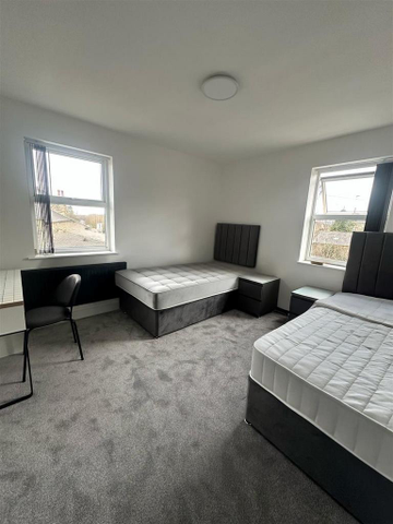 2 bedroom private hall to rent - Photo 2