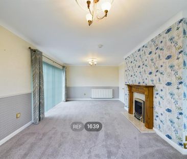 3 bedroom detached bungalow to rent - Photo 3