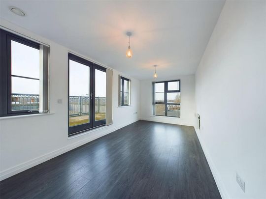 2 bedroom penthouse to rent - Photo 1