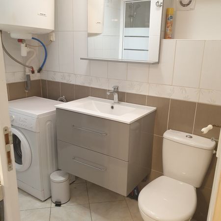 Location Appartement 1 pièce 16m² NIMES 30900 - Photo 3