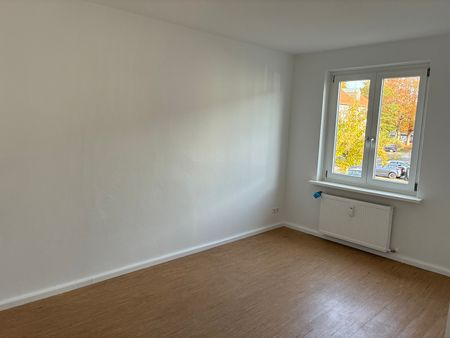 3-Zimmer-Wohnung in stadtnaher Lage // 1.OG rechts - Photo 3