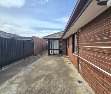 28 Valewood Drive, Kealba, Vic 3021 - Photo 1