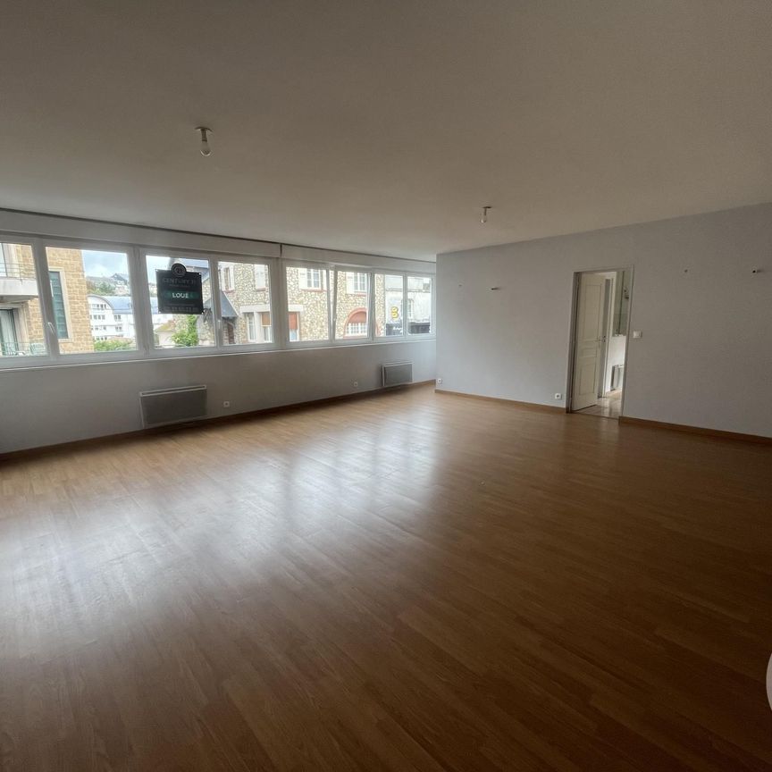 Location Appartement 5 pièces 121m² GRANVILLE 50400 - Photo 1