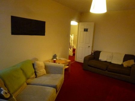 5 bed flat in Jesmond - Photo 2