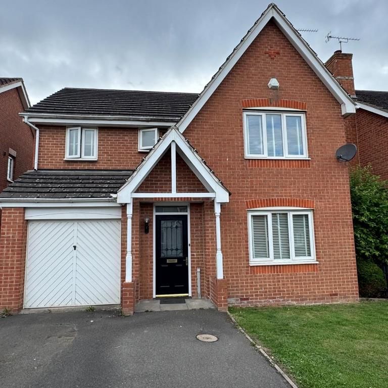 4 bedroom detached house to rent - Photo 1