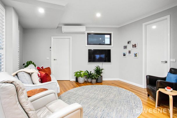 Elegant contemporary living in Altona Bay! - Photo 1