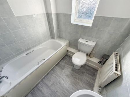 2 bedroom terraced house to rent - Photo 5