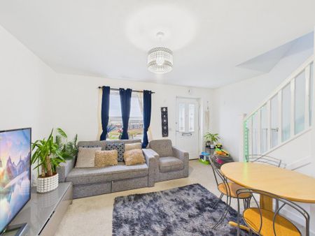 2 bedroom semi-detached house to rent - Photo 3