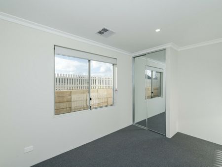 Smell the fresh ocean air! - Photo 4