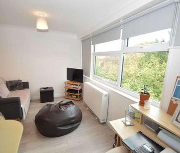 Weybridge, KT13 - Photo 2