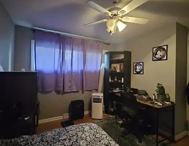 Large room for rent in a great community for a single working prof or student | Calgary - Photo 1