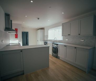 1 bedroom in a house share to rent - Photo 3