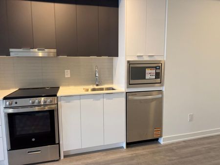 For Lease - 5105 Hurontario Street Unit# 2412, Mississauga, Ontario - Photo 3