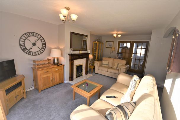 Stewart Close, Heswall - Photo 1