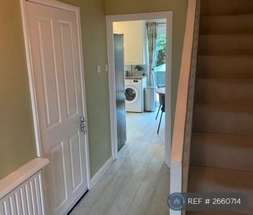 3 bedroom semi-detached house to rent - Photo 4