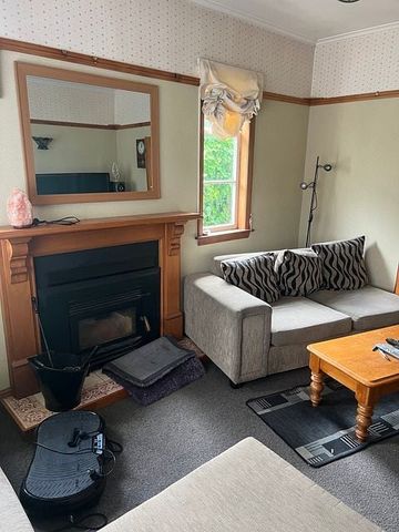 Sunny 3 Bdrm House close to Tawa College - Photo 2