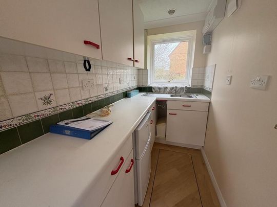 Studio to rent - Photo 1