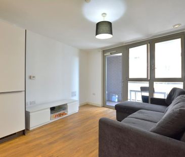 1 bedroom flat to rent - Photo 2