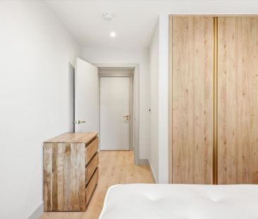 3 bedroom flat to rent - Photo 3