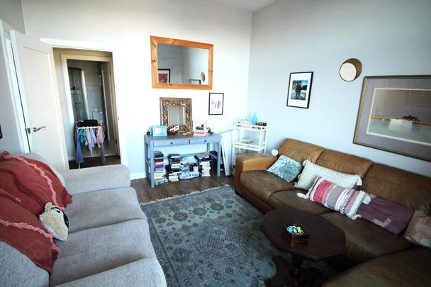 Flat 4, 8 Kinnegar Drive, Holywood, BT18 9JQ - Photo 1