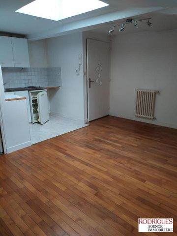 Location Appartement 1 pièce 23m² POITIERS 86000 - Photo 2