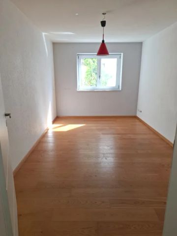 Exklusives Wohnen! Neu sanierte 4-Zimmer-Wohnung in Lörrach-Brombach - Photo 3