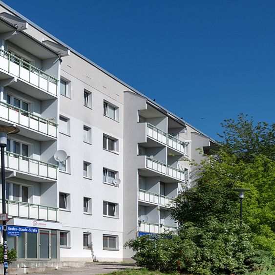 Ihre Familienwohnung mit tollem Ausblick vom Balkon. - Foto 1