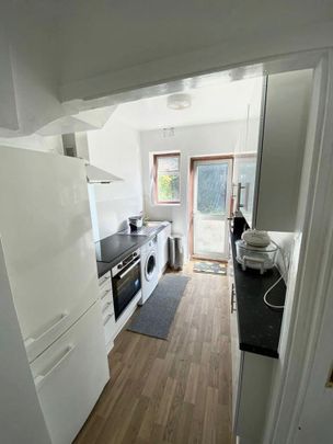 Room in a Shared House, Vivian Avenue, HA9 - Photo 1