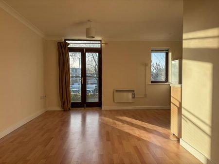 Studio to rent - Photo 3