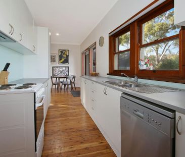 Neat Two Bedroom Home in East Albury - Photo 1