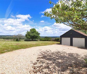 An exceptional 5 bedroom farmhouse set in a stunning, private locat... - Photo 5