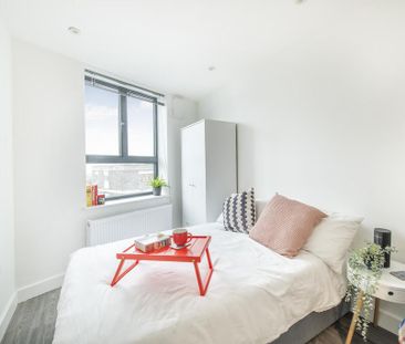 1 bedroom in a house share to rent - Photo 2