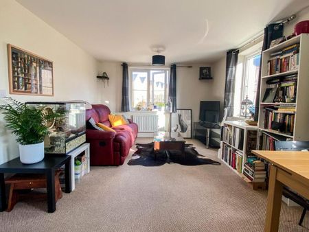 2 bedroom flat to rent - Photo 2