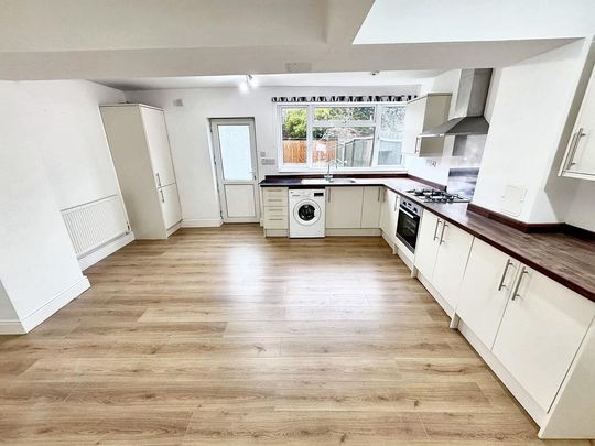 3 bedroom terraced house to rent - Photo 1