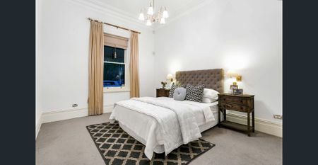 Bluestone Villa C.1890, Over Two Levels, Stylish Interiors, Entertainer's Terrace, Swimming Pool, Spa and Garaging for 2 Cars. - Photo 2