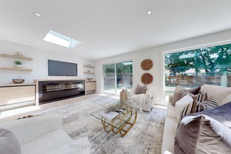 For Lease - 29 Parmbelle Crescent, Toronto, Ontario - Photo 3