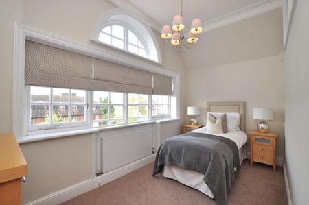 4 bedroom flat to rent - Photo 4