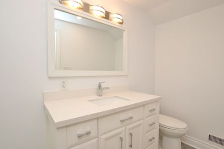 For Lease - 86 Elvaston Avenue Unit# B, South of Baseline to Knoxdale, Ontario - Photo 2