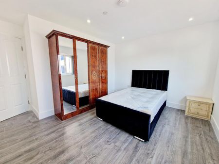 3 bedroom apartment to rent - Photo 3