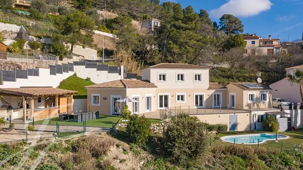 Maison à louer Eze, Cote d'Azur, France - Photo 1