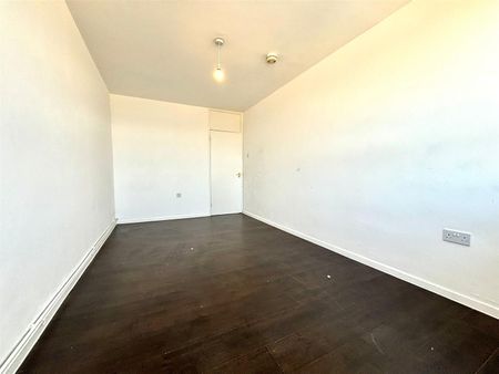 2 bedroom apartment - Photo 2
